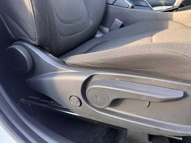 Hyundai TUCSON 1.6 T-GDi MHEV SE Connect DCT Euro 6 (s/s) 5dr White