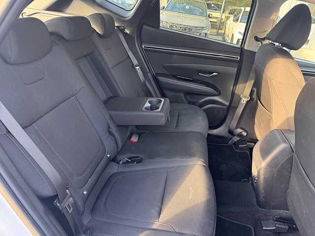 Hyundai TUCSON 1.6 T-GDi MHEV SE Connect DCT Euro 6 (s/s) 5dr White