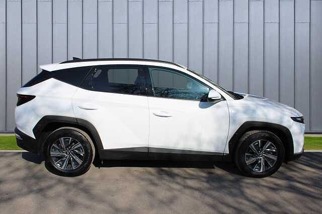 Hyundai TUCSON 1.6 T-GDi MHEV SE Connect DCT Euro 6 (s/s) 5dr White