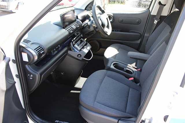 Hyundai INSTER Long Range 49kWh 02 Auto 5dr