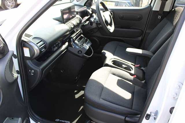 Hyundai INSTER Long Range 49kWh 02 Auto 5dr