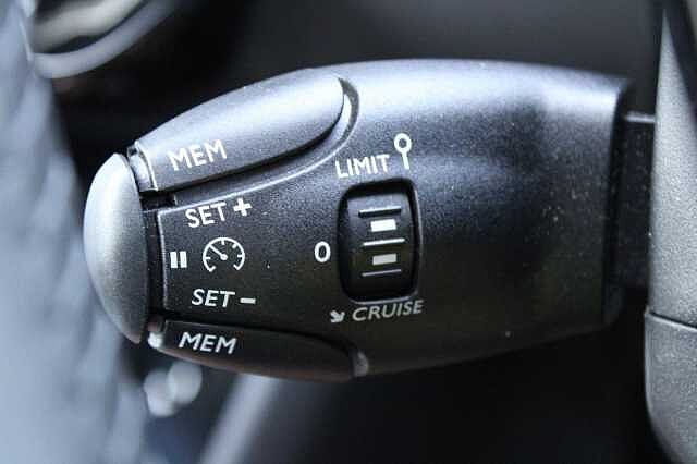 Peugeot 2008 1.2 PureTech Allure Euro 6 (s/s) 5dr