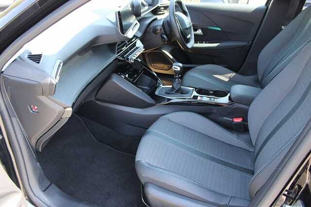 Peugeot 208 1.2 PureTech Allure Premium + Euro 6 (s/s) 5dr
