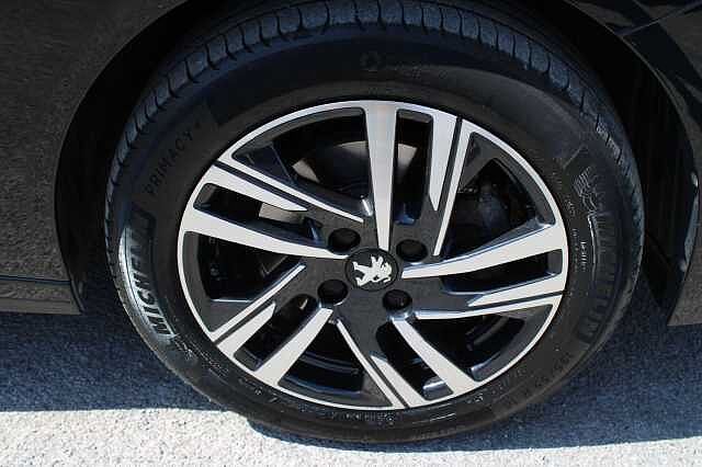 Peugeot 208 1.2 PureTech Allure Premium + Euro 6 (s/s) 5dr
