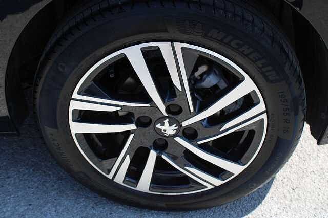 Peugeot 208 1.2 PureTech Allure Premium + Euro 6 (s/s) 5dr