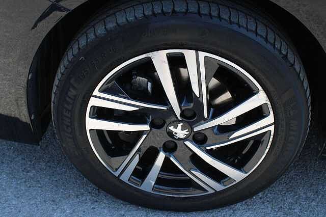 Peugeot 208 1.2 PureTech Allure Premium + Euro 6 (s/s) 5dr