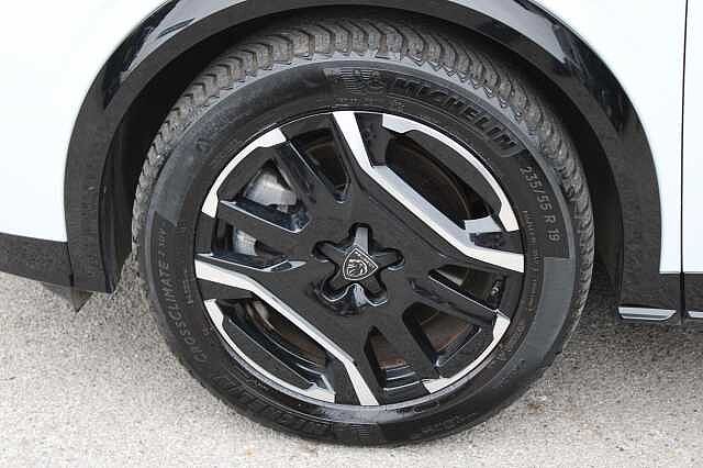 Peugeot E-3008 73kWh GT Auto 5dr