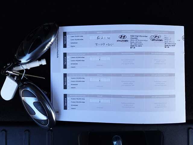 Hyundai TUCSON 1.6T Hybrid Premium 5dr Auto White