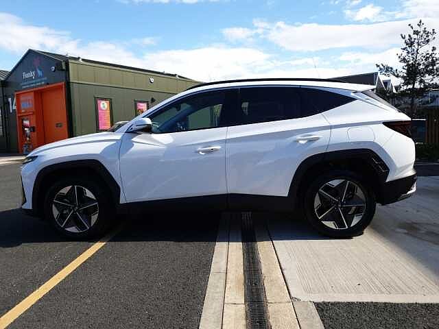 Hyundai TUCSON 1.6T Hybrid Premium 5dr Auto White