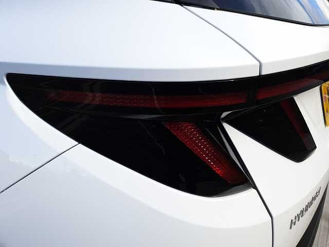 Hyundai TUCSON 1.6T Hybrid Premium 5dr Auto White