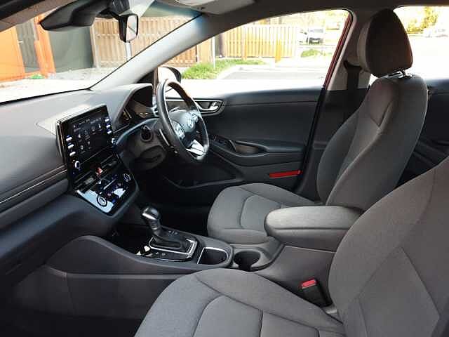 Hyundai IONIQ 1.6 GDi Hybrid Premium SE 5dr DCT