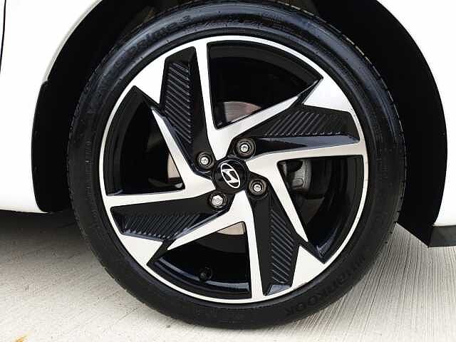 Hyundai i10 1.0 MPi Premium 5dr Auto