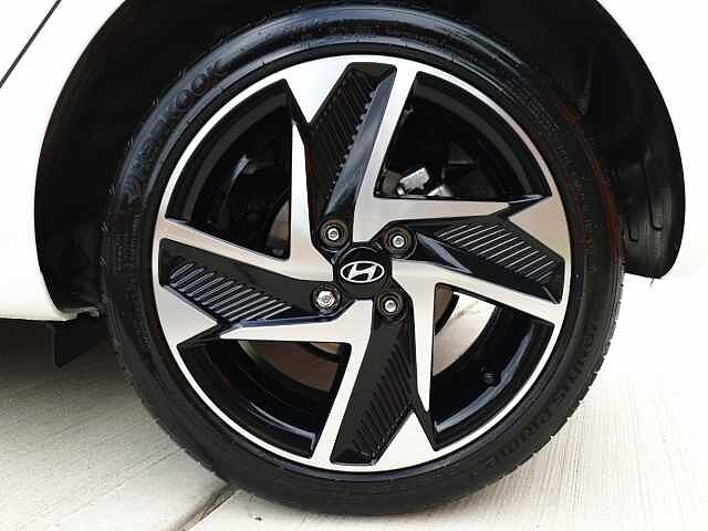 Hyundai i10 1.0 MPi Premium 5dr Auto