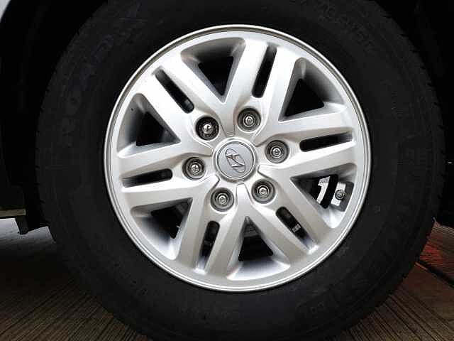 Hyundai i800 2.5 CRDi SE Nav 5dr