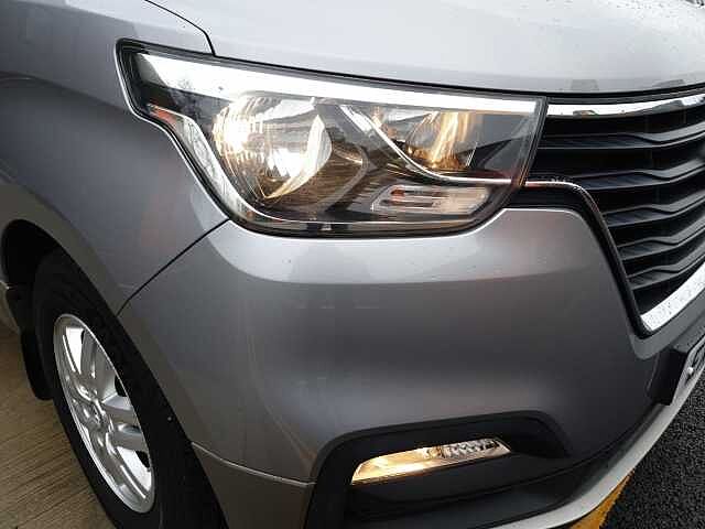 Hyundai i800 2.5 CRDi SE Nav 5dr