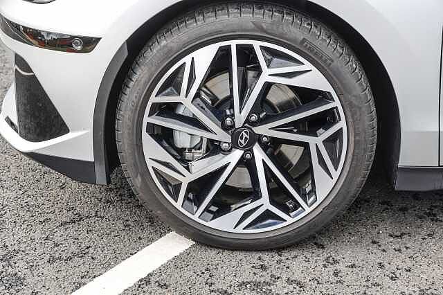 Hyundai IONIQ 6 E (325ps) Ultimate 77kWh (Dual Motor) AWD