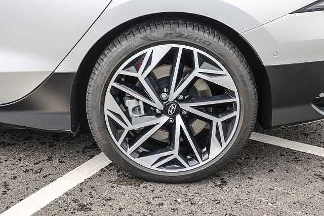 Hyundai IONIQ 6 E (325ps) Ultimate 77kWh (Dual Motor) AWD