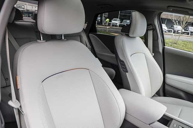 Hyundai IONIQ 6 E (325ps) Ultimate 77kWh (Dual Motor) AWD