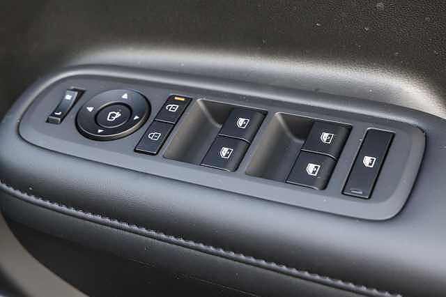 Hyundai Santa Fe Estate 1.6 TGDi Plug-in Hybrid Ultimate 5dr 4WD Auto