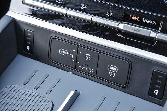 Hyundai Santa Fe Estate 1.6 TGDi Plug-in Hybrid Ultimate 5dr 4WD Auto