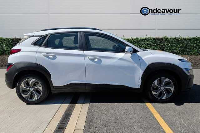 Hyundai KONA 1.6 GDi Hybrid SE Connect 5dr DCT White