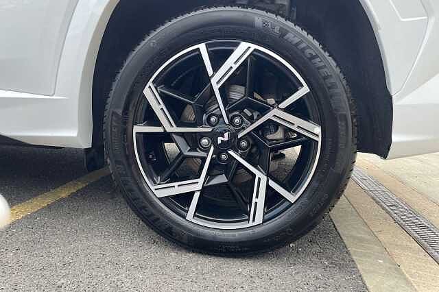 Hyundai TUCSON 1.6T Hybrid N Line 5dr Auto White