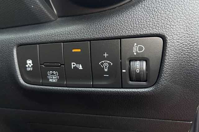 Hyundai KONA 1.6 GDi Hybrid Premium 5dr DCT Red