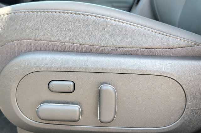Hyundai KONA 1.6T 138 Ultimate 5dr DCT + LUX Grey