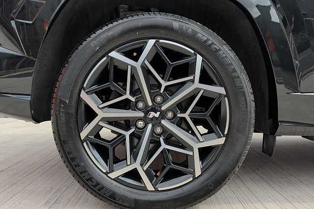 Hyundai TUCSON 1.6 TGDi Hybrid 230 N Line 5dr 2WD Auto Black