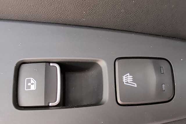 Hyundai SANTA FE 1.6 TGDi Hybrid Ultimate 5dr 4WD Auto Black
