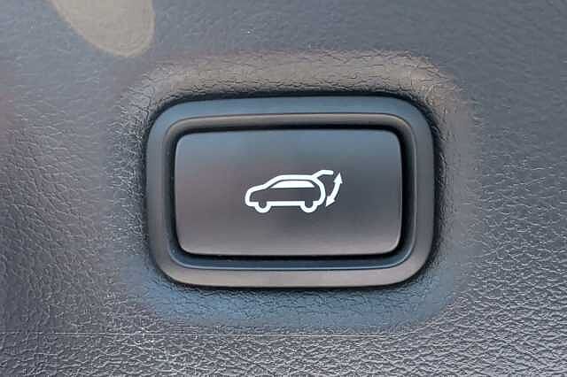Hyundai SANTA FE 1.6 TGDi Hybrid Ultimate 5dr 4WD Auto Black