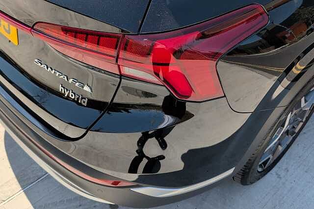 Hyundai SANTA FE 1.6 TGDi Hybrid Ultimate 5dr 4WD Auto Black