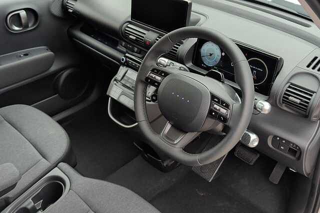 Hyundai INSTER 85kW 02 49kWh 5dr Auto White