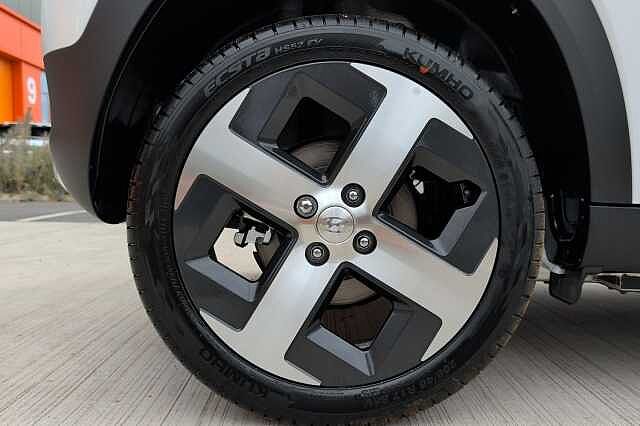 Hyundai INSTER 85kW 02 49kWh 5dr Auto White