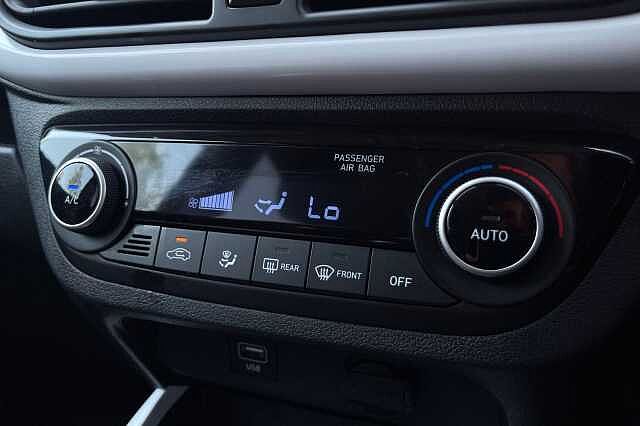 Hyundai i10 1.2 MPi Premium 5dr