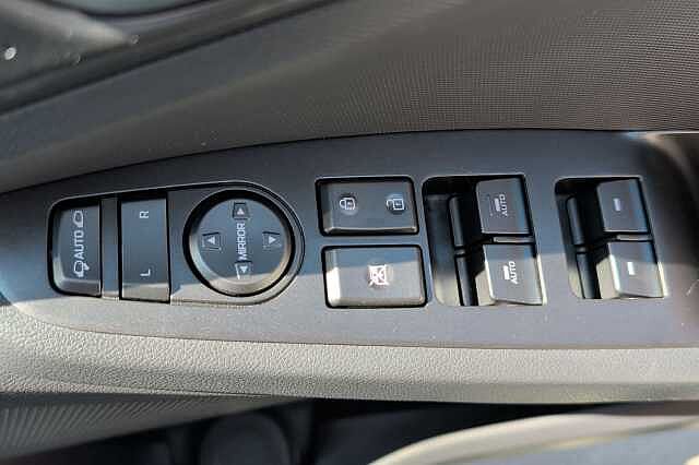 Hyundai IONIQ 1.6 GDi Hybrid Premium 5dr DCT