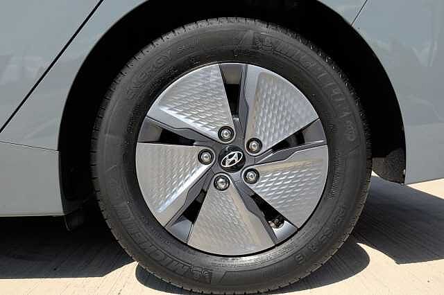 Hyundai IONIQ 1.6 GDi Hybrid Premium 5dr DCT