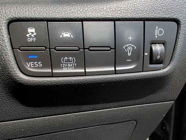 Hyundai KONA 1.6 GDi Hybrid Premium 5dr DCT Grey