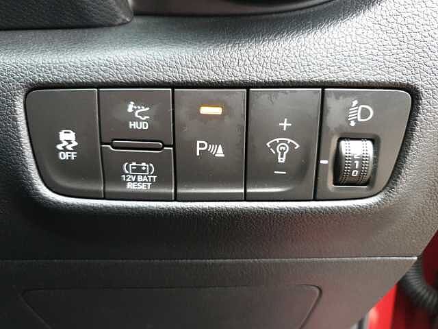Hyundai KONA 1.6 GDi Hybrid Ultimate 5dr DCT Red