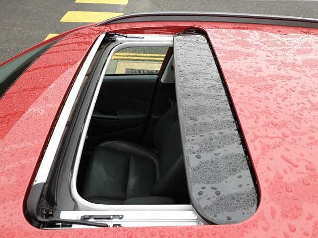 Hyundai KONA 1.6 GDi Hybrid Ultimate 5dr DCT Red