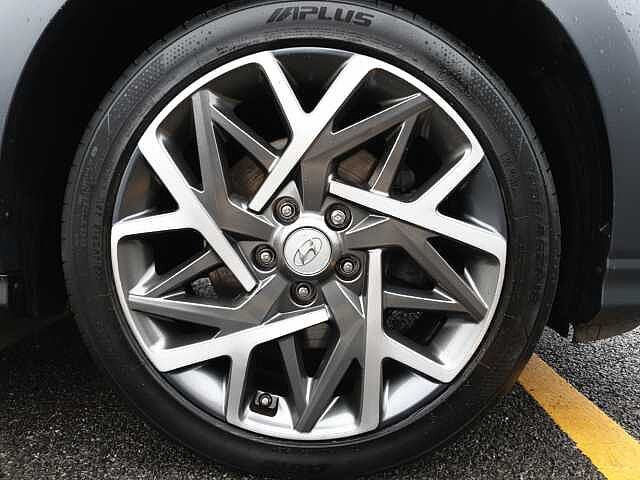 Hyundai KONA 1.6 GDi Hybrid Ultimate 5dr DCT Red