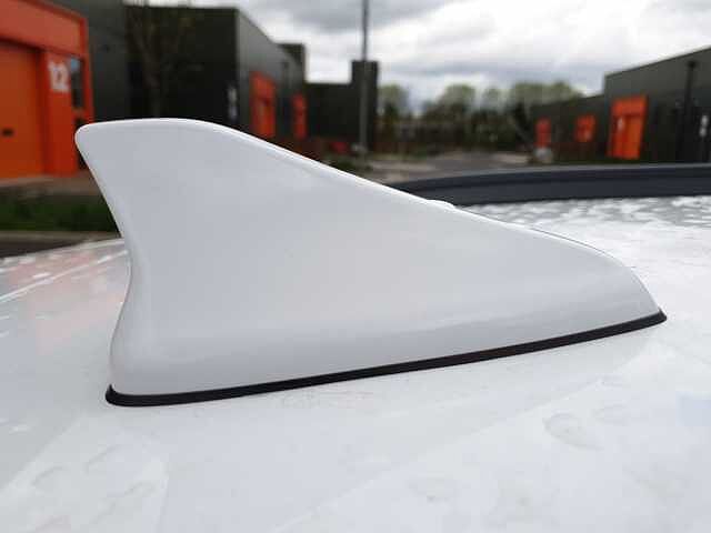 Hyundai KONA 1.6 GDi Hybrid Ultimate 5dr DCT White