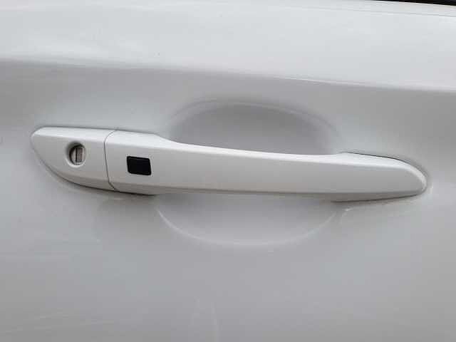 Hyundai KONA 1.6 GDi Hybrid Ultimate 5dr DCT White