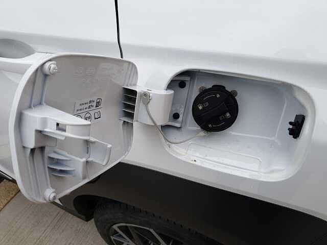 Hyundai KONA 1.6 GDi Hybrid Ultimate 5dr DCT White