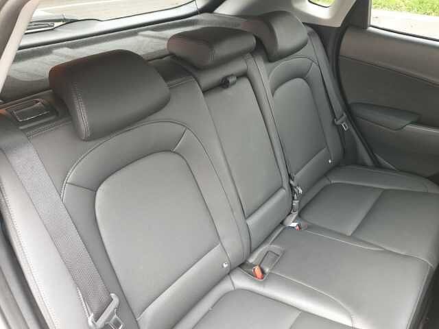 Hyundai KONA 1.6 GDi Hybrid Ultimate 5dr DCT White