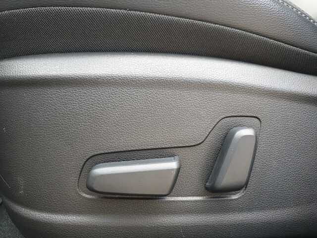 Hyundai KONA 1.6 GDi Hybrid Ultimate 5dr DCT White