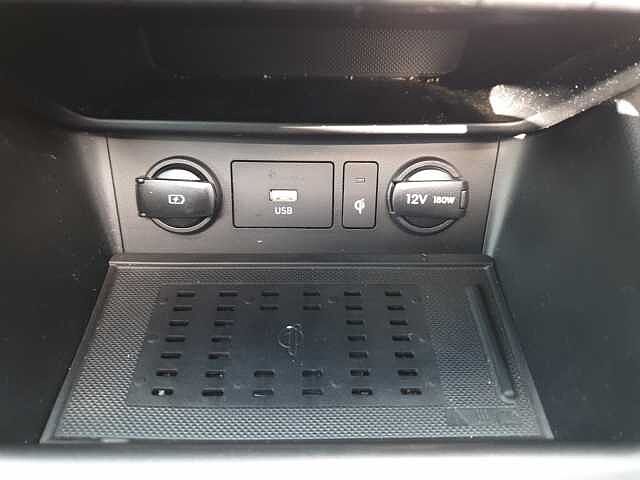 Hyundai KONA 1.6 GDi Hybrid Ultimate 5dr DCT White