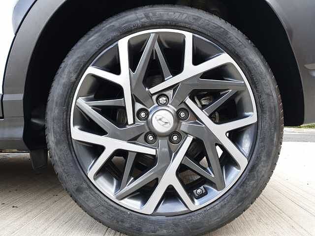 Hyundai KONA 1.6 GDi Hybrid Ultimate 5dr DCT White