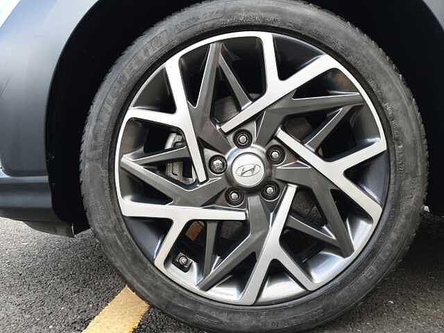 Hyundai KONA 1.6 GDi Hybrid Ultimate 5dr DCT White