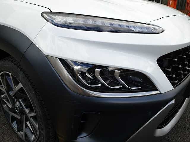 Hyundai KONA 1.6 GDi Hybrid Ultimate 5dr DCT White